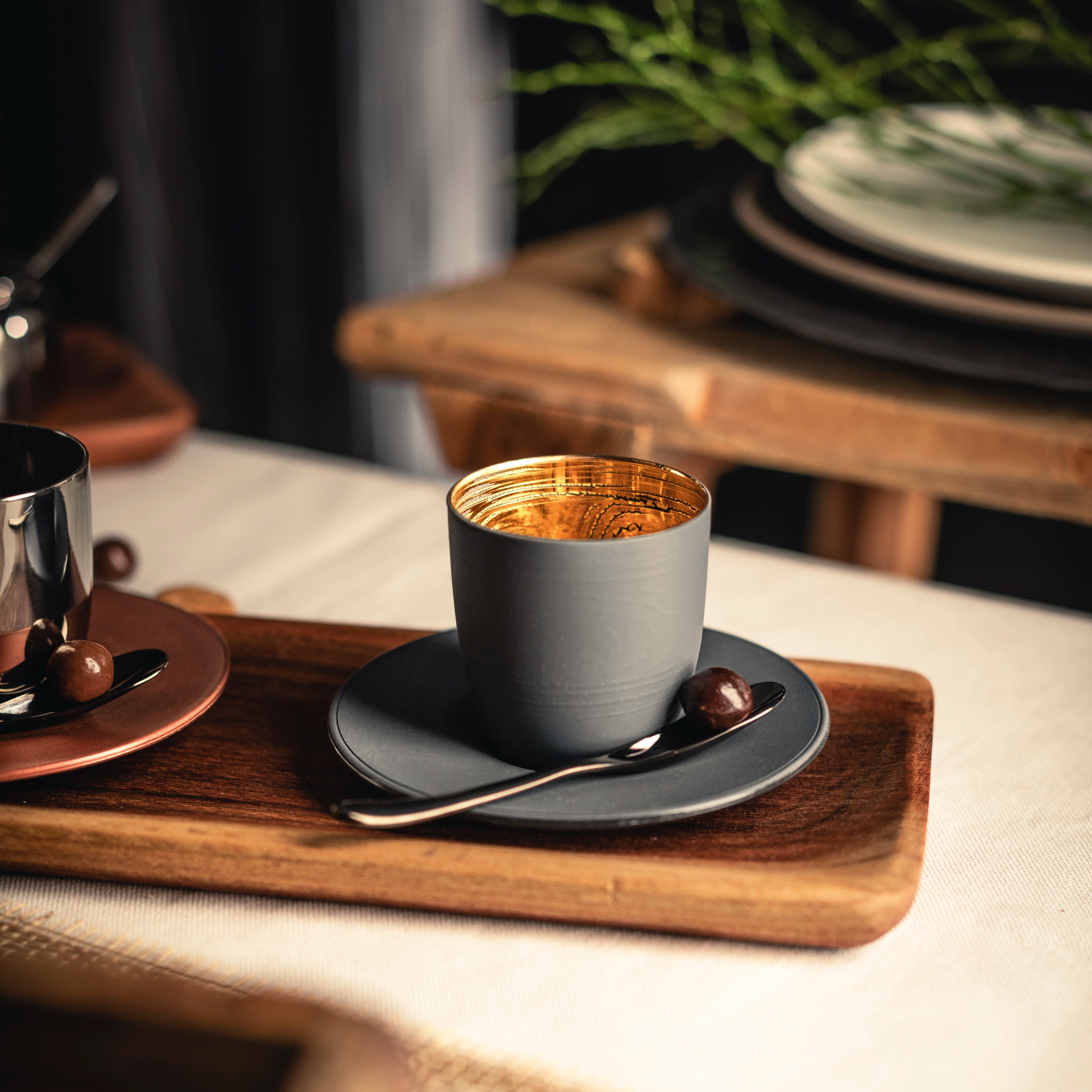 Eisch Espressoglas mit Untersetzer - Cosmo Collect grau in Geschenkröhre 109/6 Stilleben