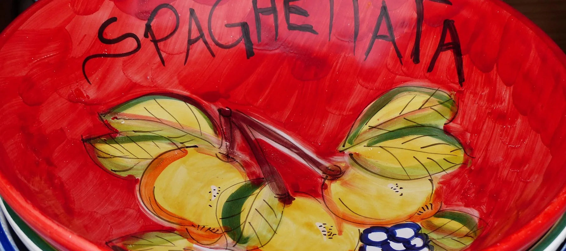 Teller aus Keramik & Terrakotta