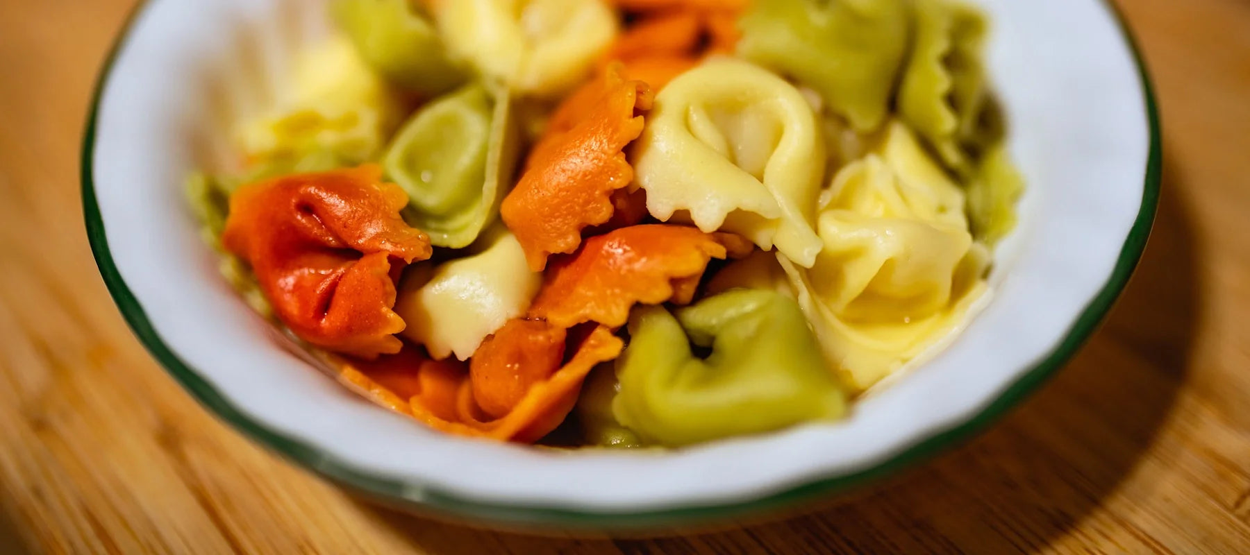 Schalen & Terrinen aus Terrakotta für Caccavella aus Italien