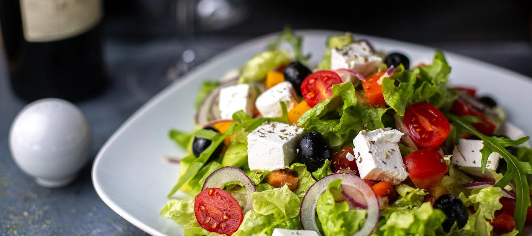 Essige für Salate aus dem Piemont