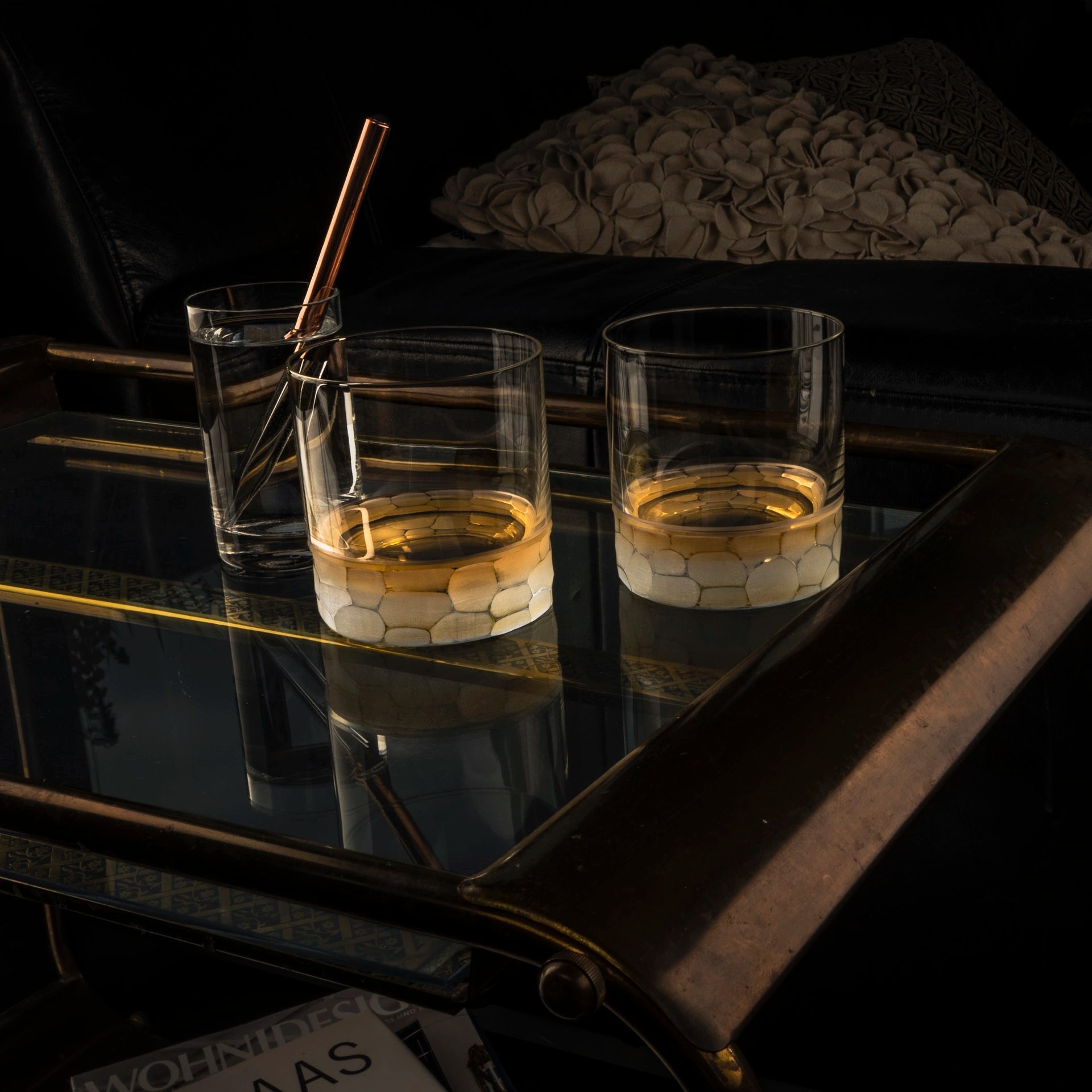 Eisch Whiskyglas Hamilton - 2 Stück in Geschenkröhre 500/14 auf Bartisch